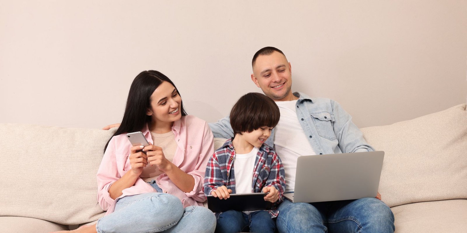 The Role of Parents in Teaching Digital Ethics to Children