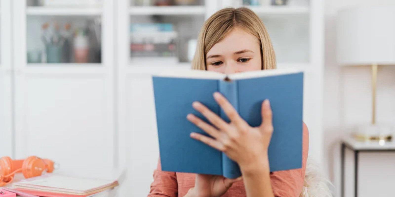 Mengapa Membaca Buku Menjadi Investasi Terbaik untuk Masa Depan Anak?
